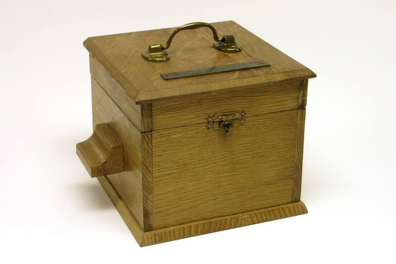 Gavel Sounding Block