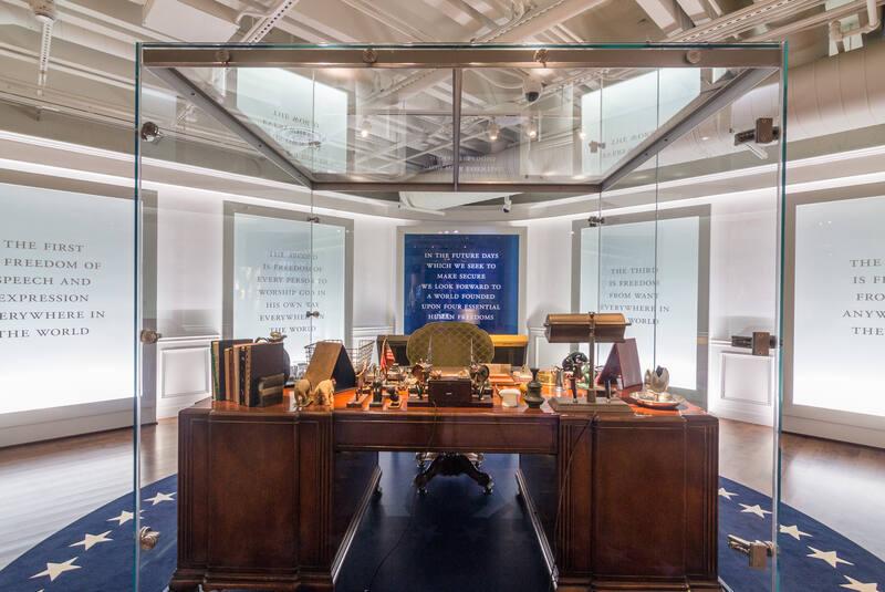 Oval Office Desk Used by Franklin Roosevelt