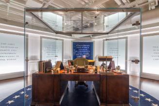 Oval Office Desk Used by Franklin Roosevelt