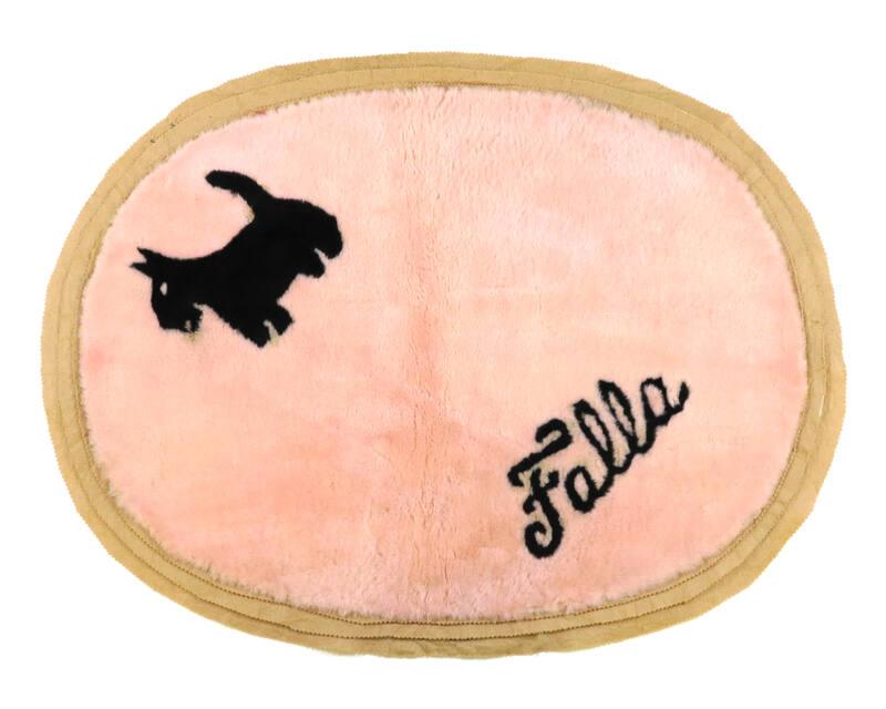 Fala Throw Rug