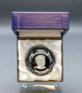 Eleanor Roosevelt Cameo Paperweight